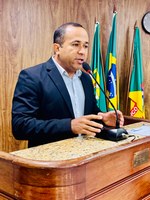 Vereador Irmão Renato solicita construção de praça no bairro Salviano Santos