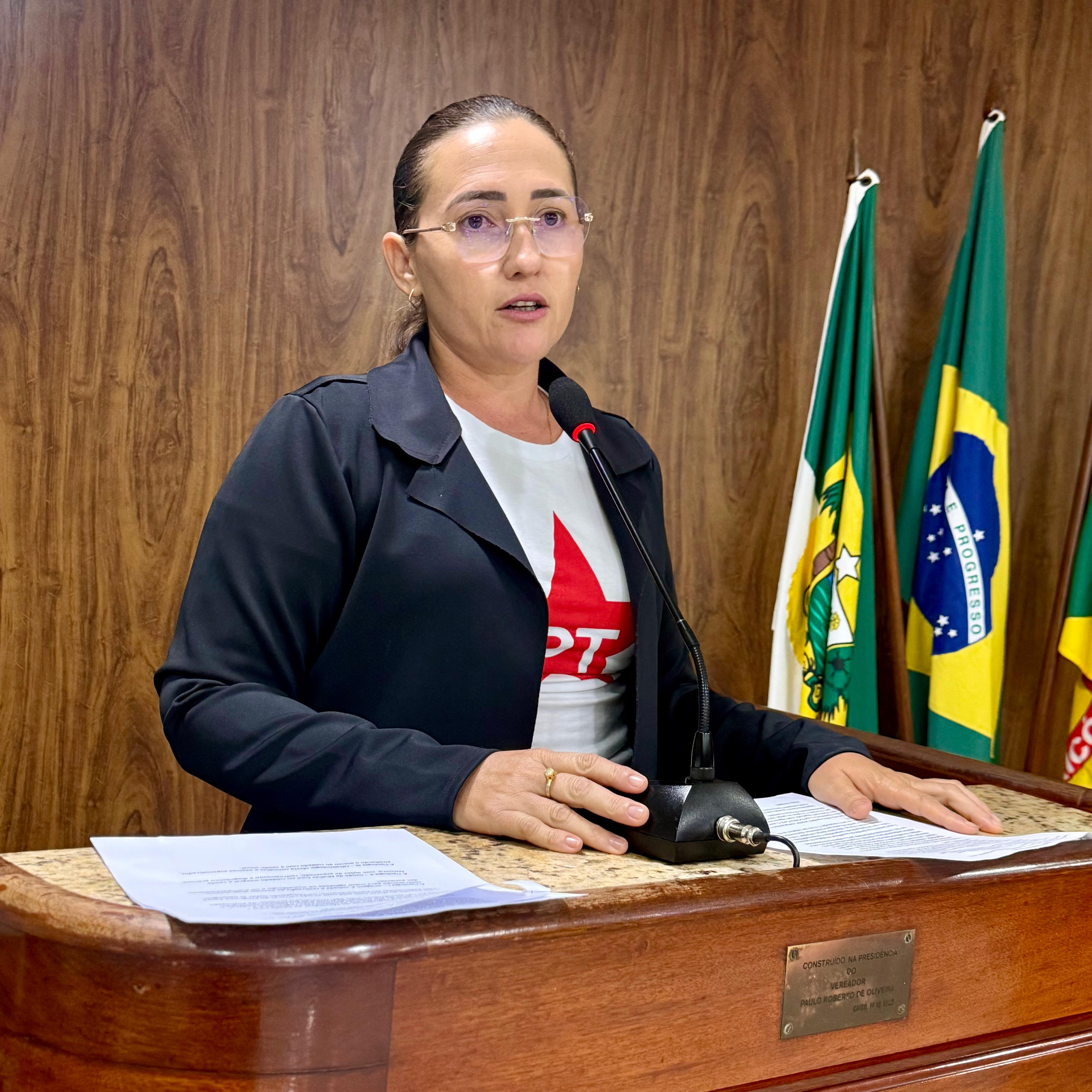 Ana Aline Morais propõe convênio com Uern para serviços odontológicos