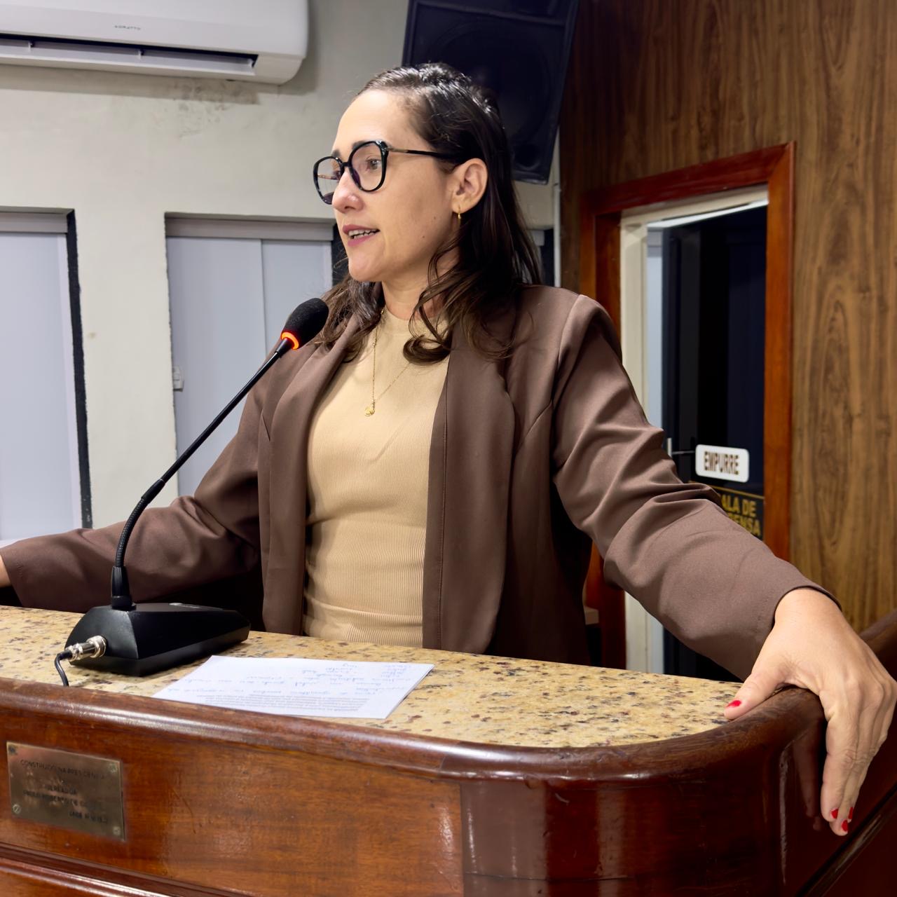 Ana Aline Morais propõe reforma dos banheiros da antiga rodoviária de Caicó