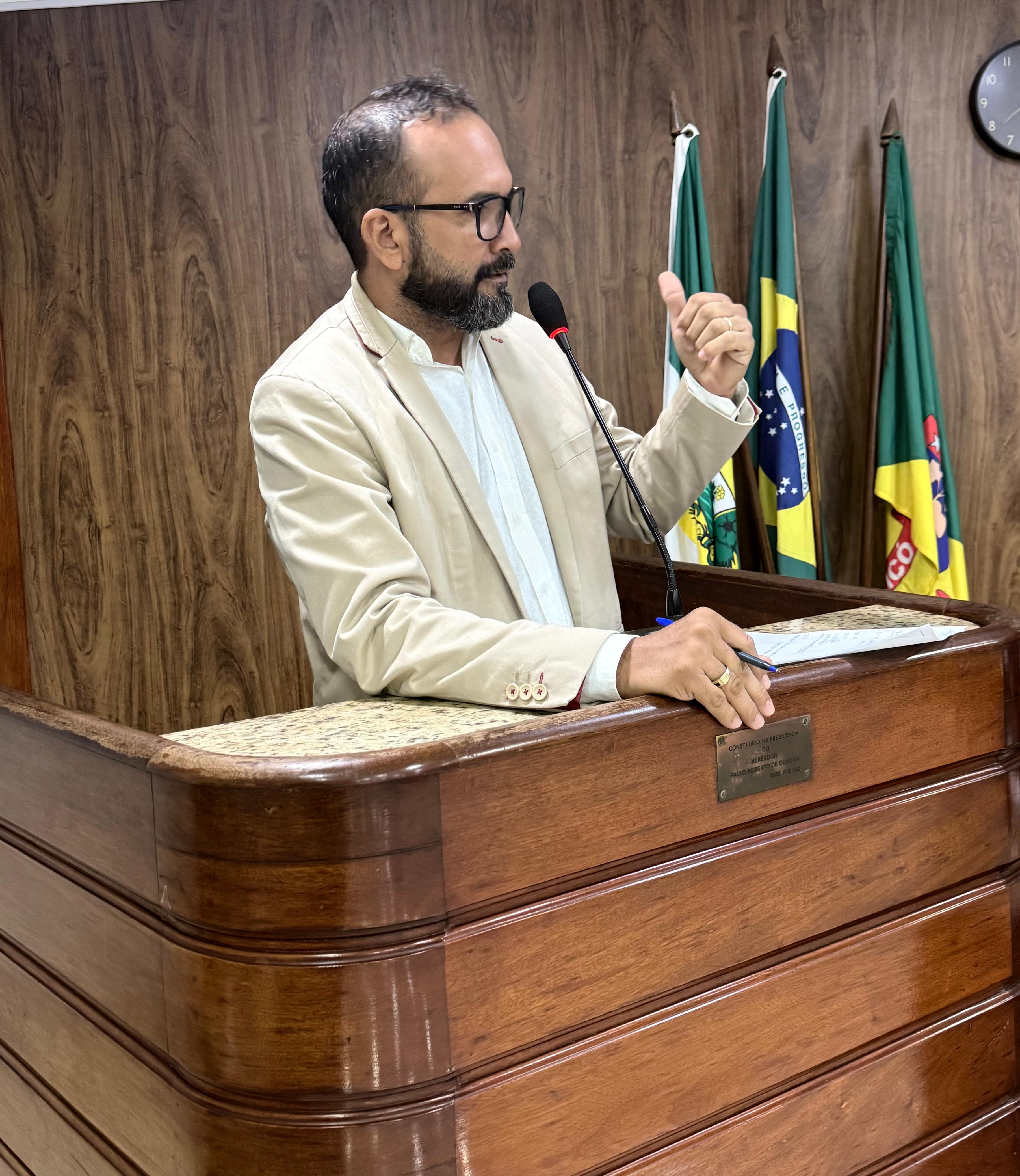 Andinho Duarte solicita revitalização da Praça Maria Almeida para celebrar centenário do Hospital do Seridó