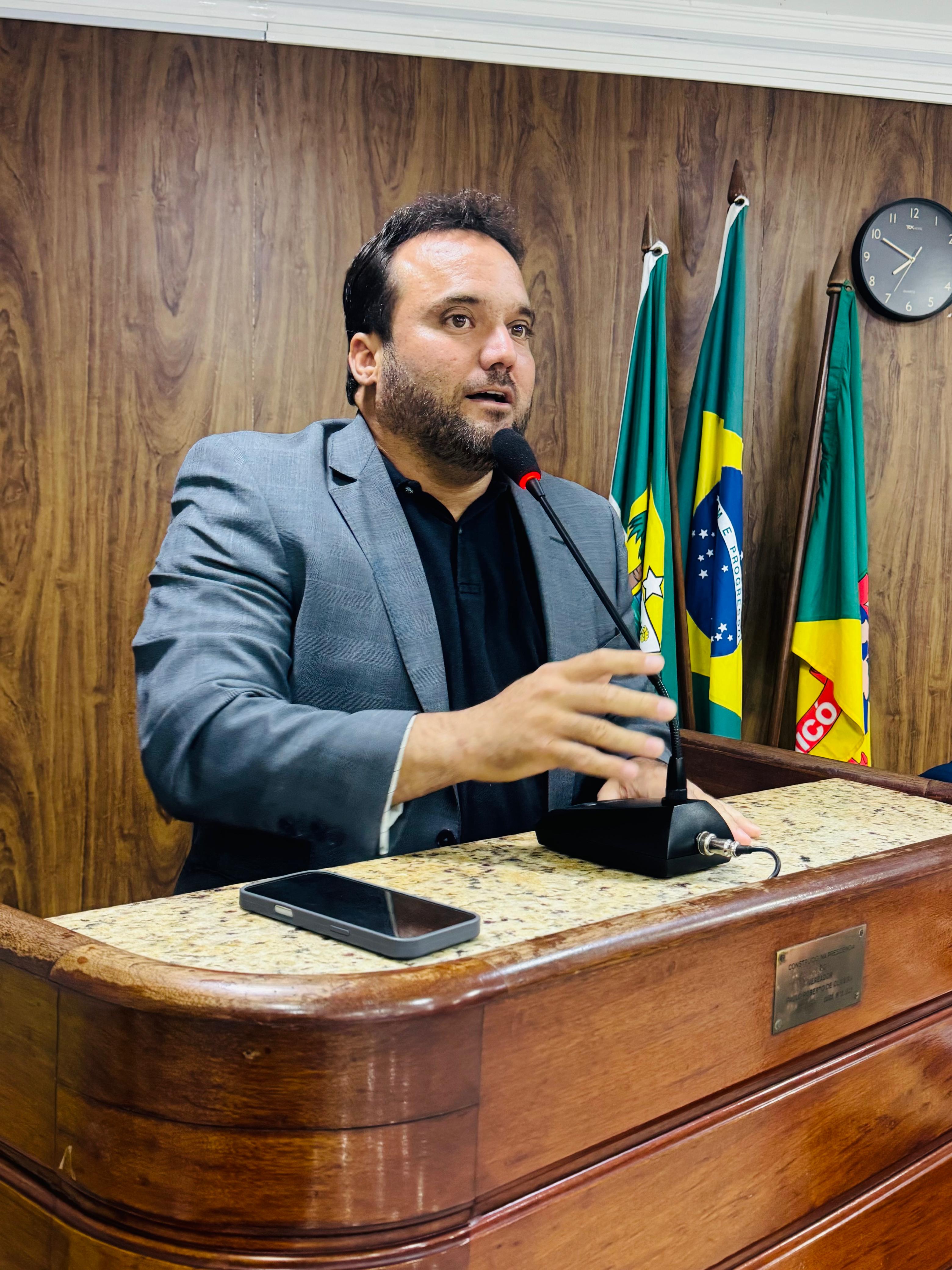 Artur Maynard propõe atualização da taxa de iluminação pública para reduzir impacto ao contribuinte