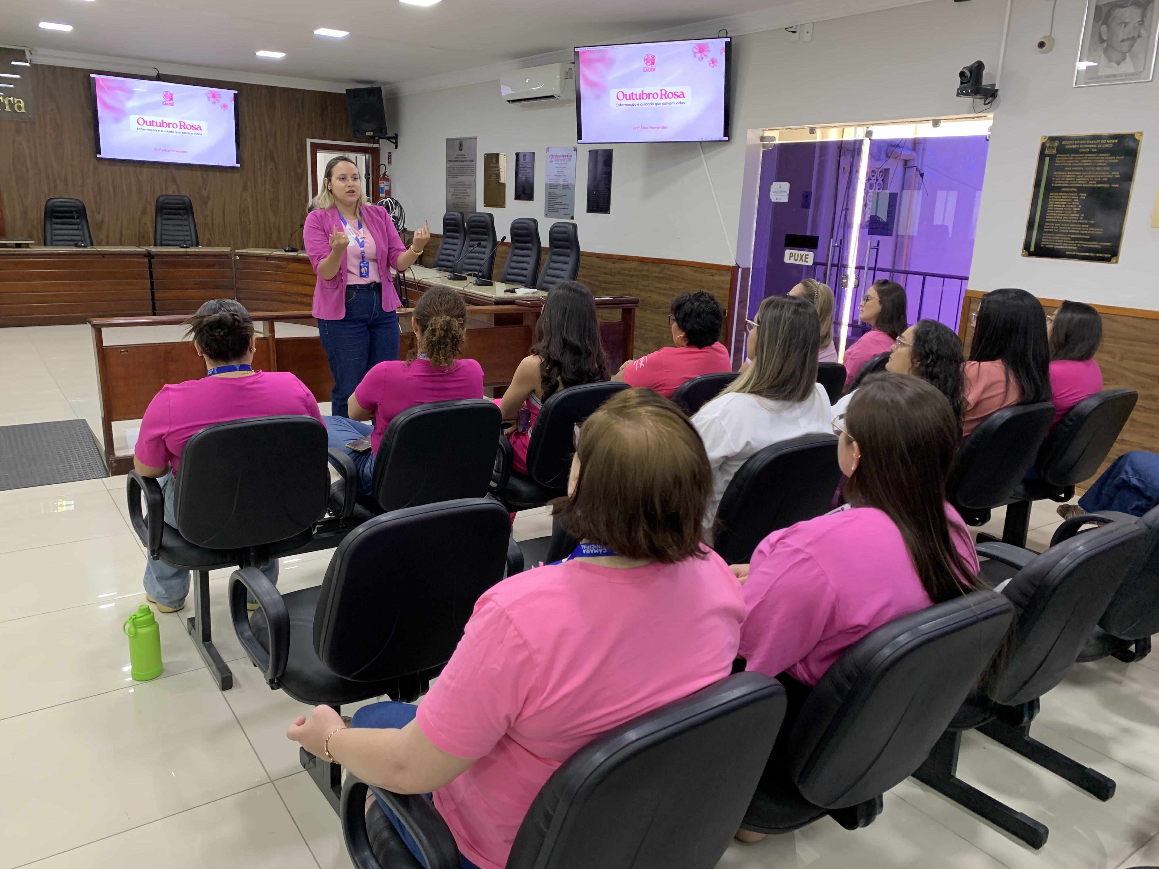 Câmara promove palestra sobre o Outubro Rosa com foco na prevenção e diagnóstico precoce do câncer