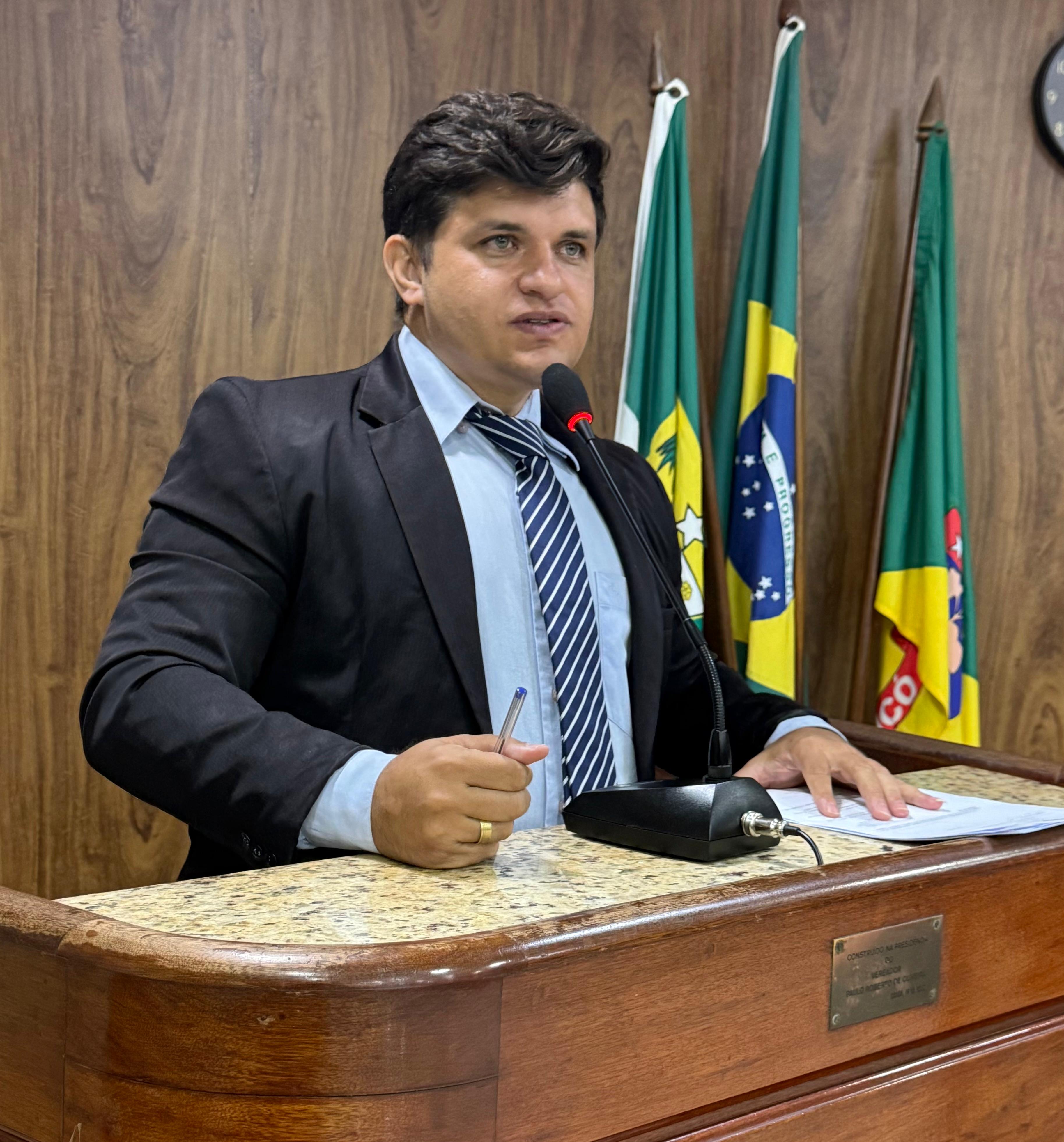 Diogo Silva solicita conclusão das obras de creches em construção no município de Caicó