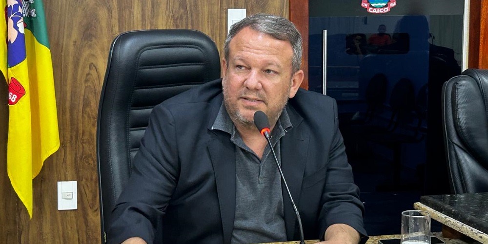 Dr. Júlio Filho solicita emenda para recuperação do ginásio Nonozão e calçamento