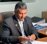 Presidente da Câmara, vereador Ivanildo do Hospital, solicita substituição de semáforos em cruzamento central de Caicó