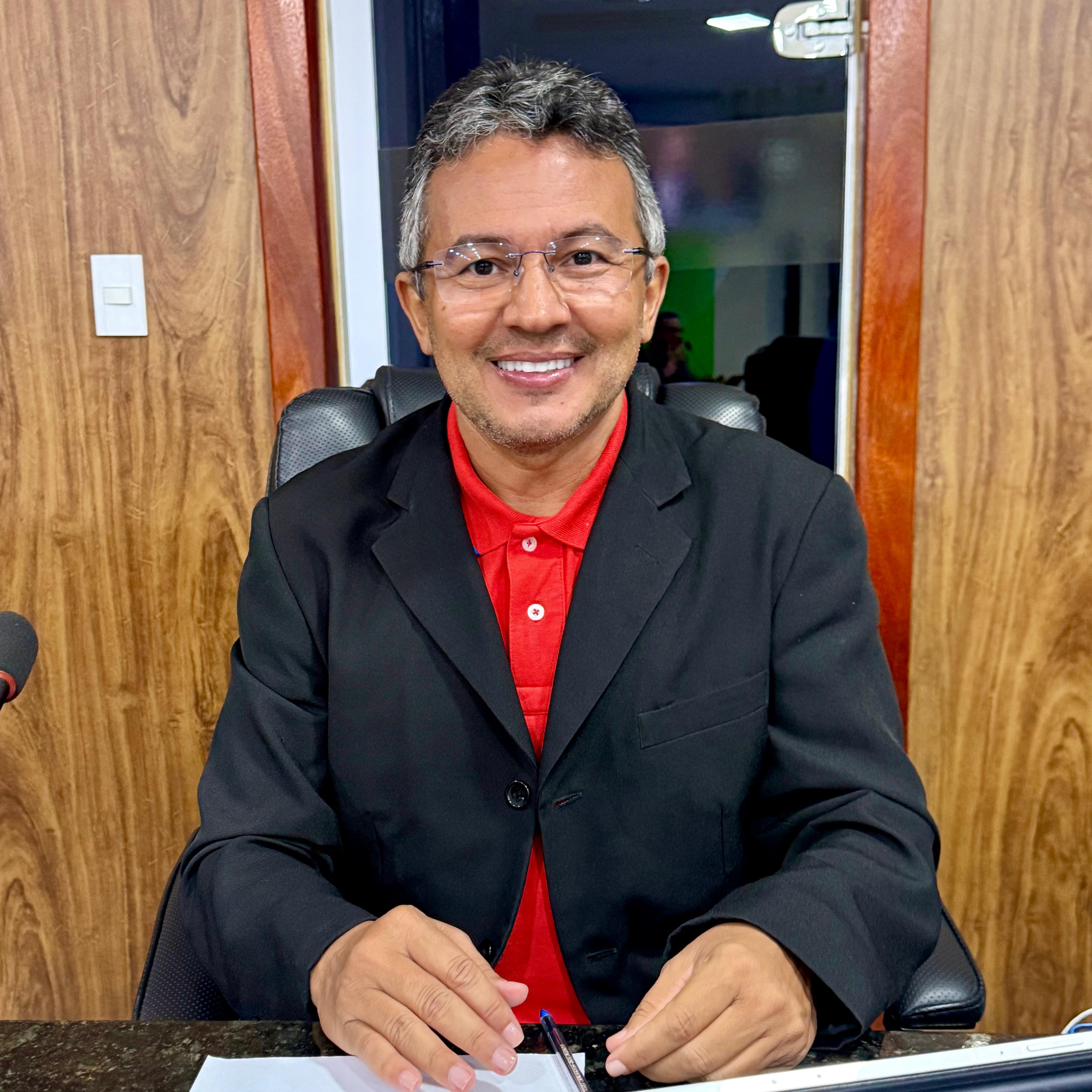 Presidente Ivanildo propõe implantação de sinalização horizontal nas vias asfaltadas de Caicó