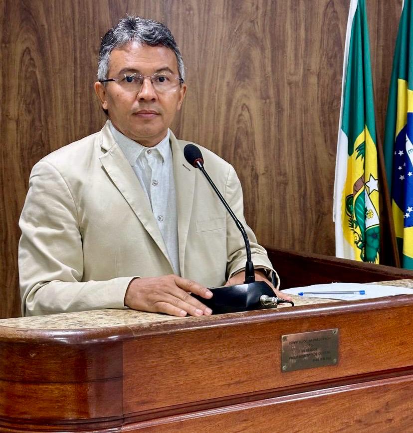 Presidente Ivanildo solicita pavimentação de ruas nos bairros Alto da Boa Vista e Boa Passagem