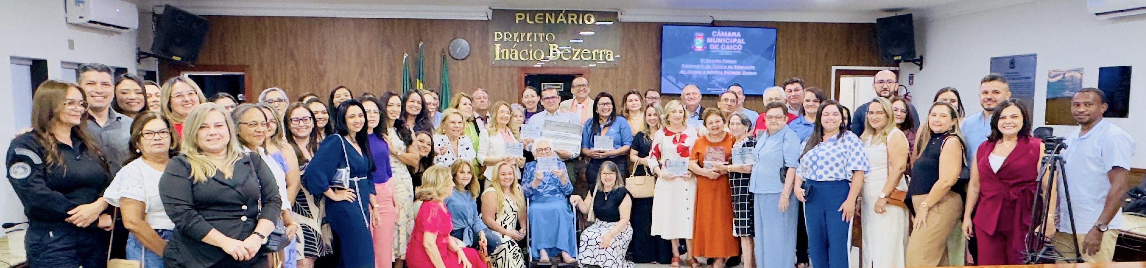 Sessão Solene homenageia 100 anos do Centro de Educação de Jovens e Adultos Senador Guerra