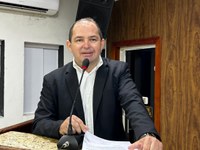 Vereador Fabinho da Saúde solicita construção de academia popular na Praça das Flores