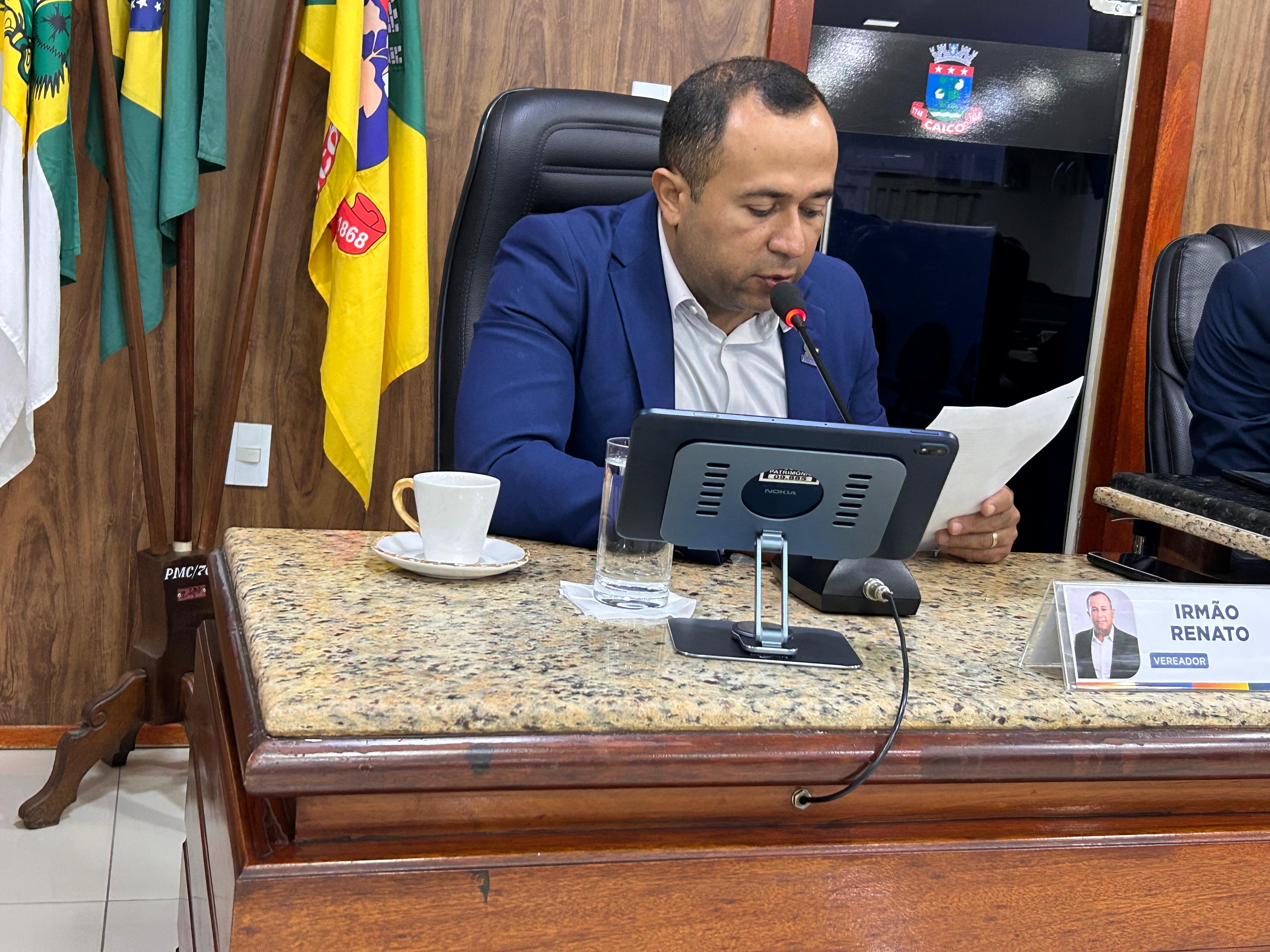 Vereador Irmão Renato solicita arborização da Praça da Bíblia