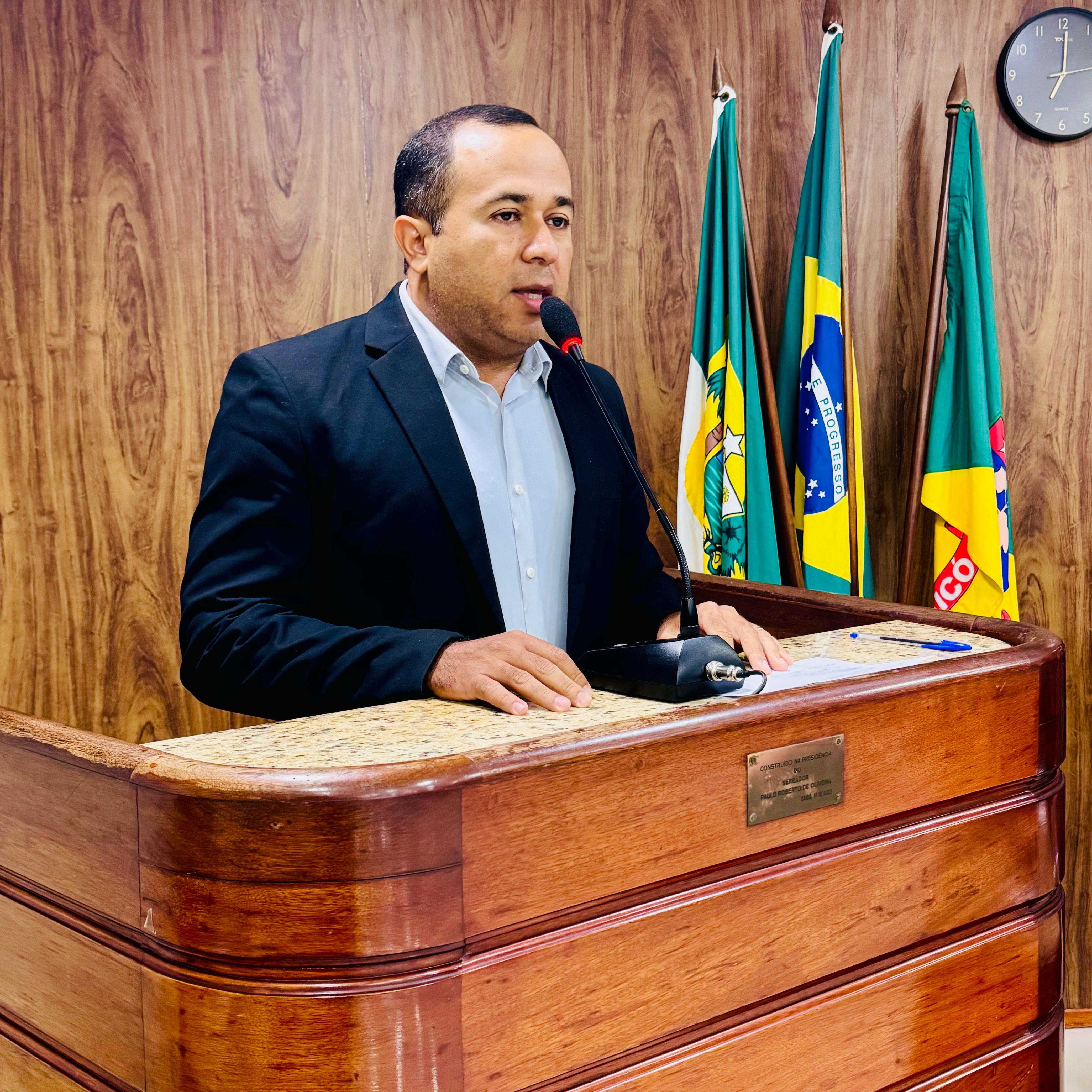 Vereador Irmão Renato solicita instalação de lixeiras na Ilha de Sant’Ana