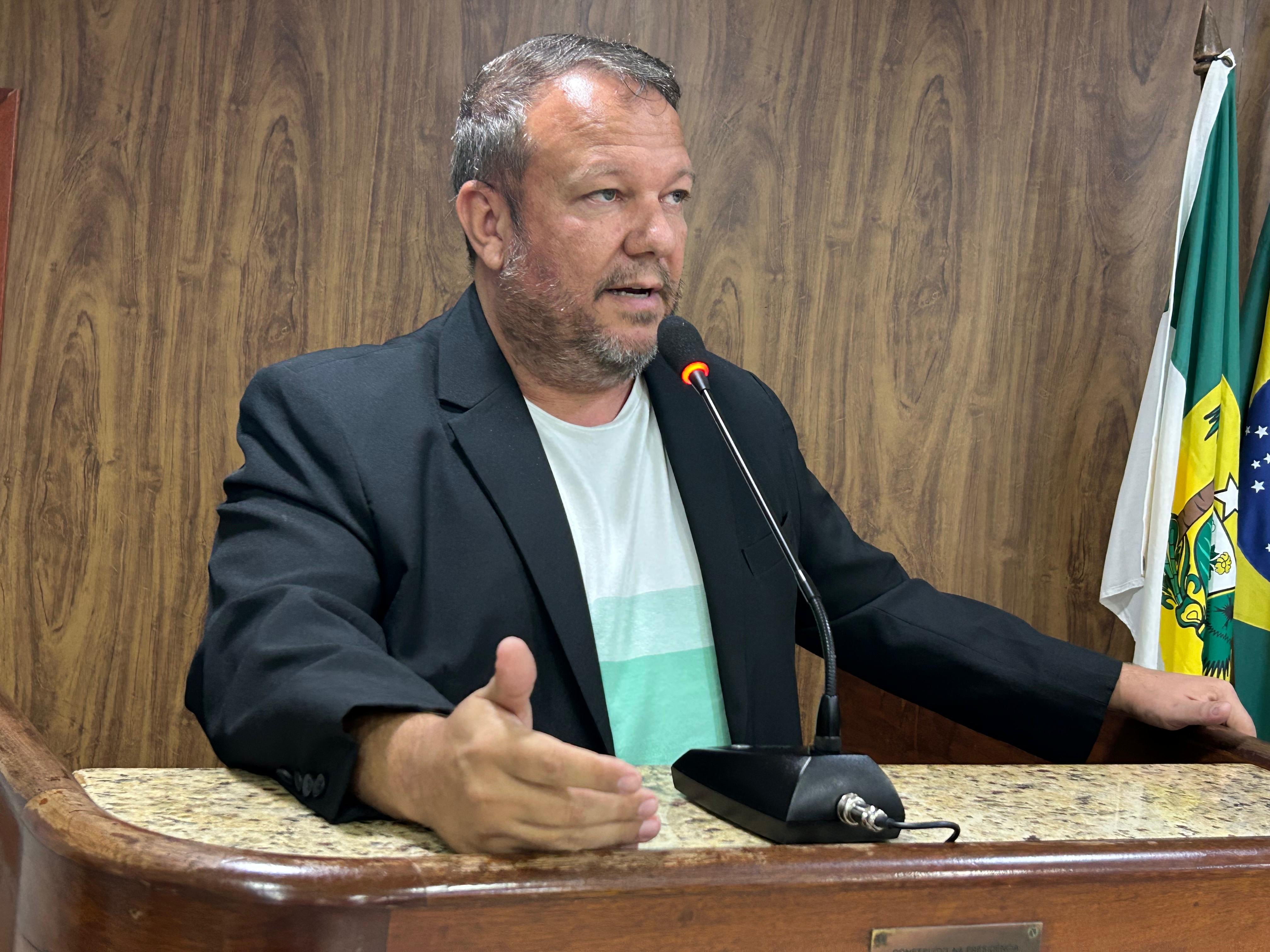 Vereador Júlio Filho solicita capacitação para motoristas do transporte escolar do município