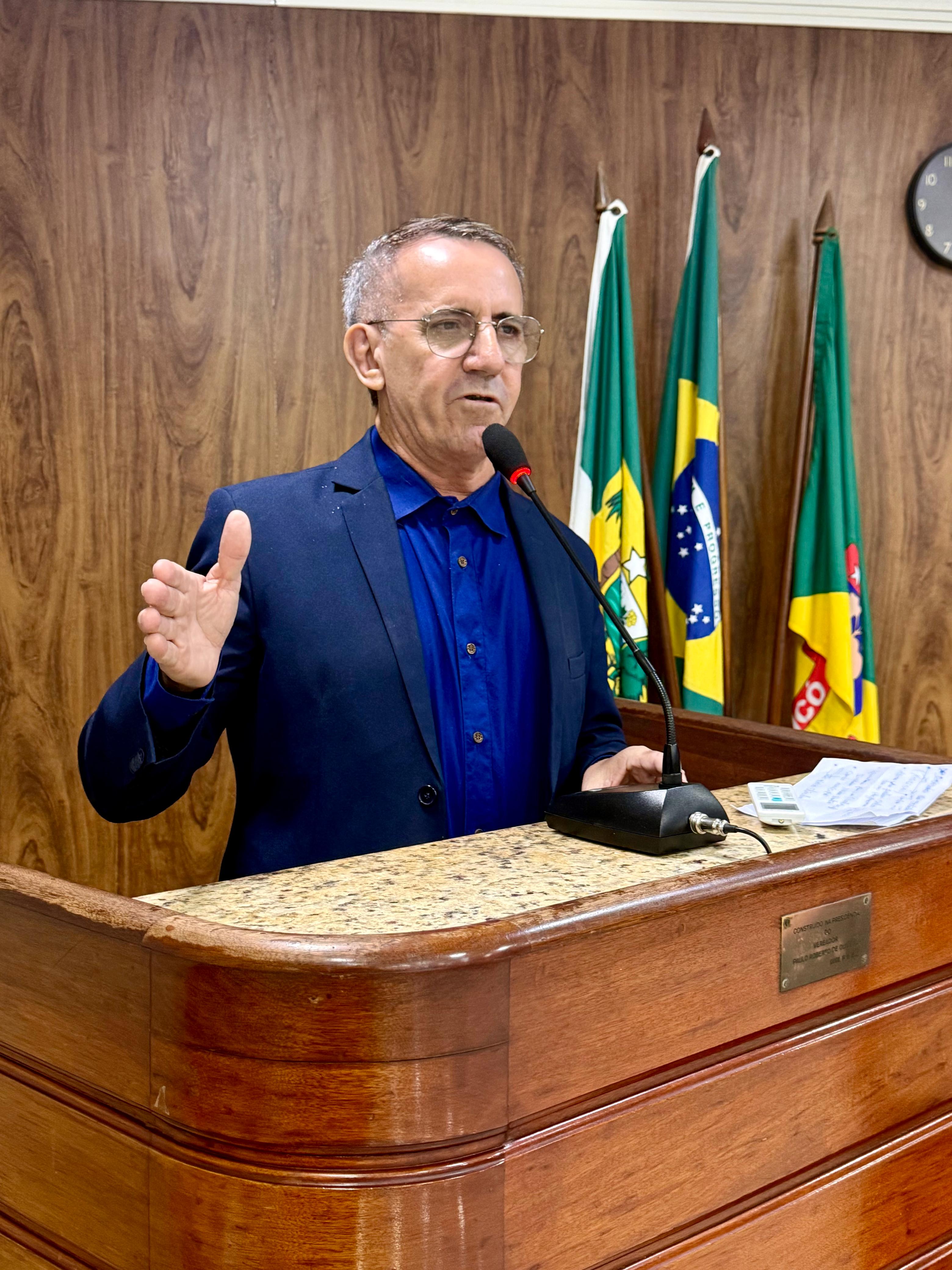 Vereador Mancuso cobra ao Executivo transparência sobre pavimentação de ruas