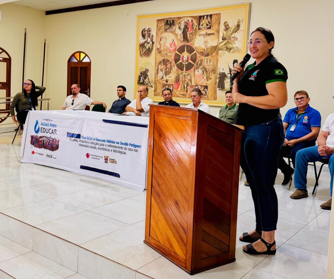 Vereadora Ana Aline representa a Câmara de Caicó em seminário sobre a seca